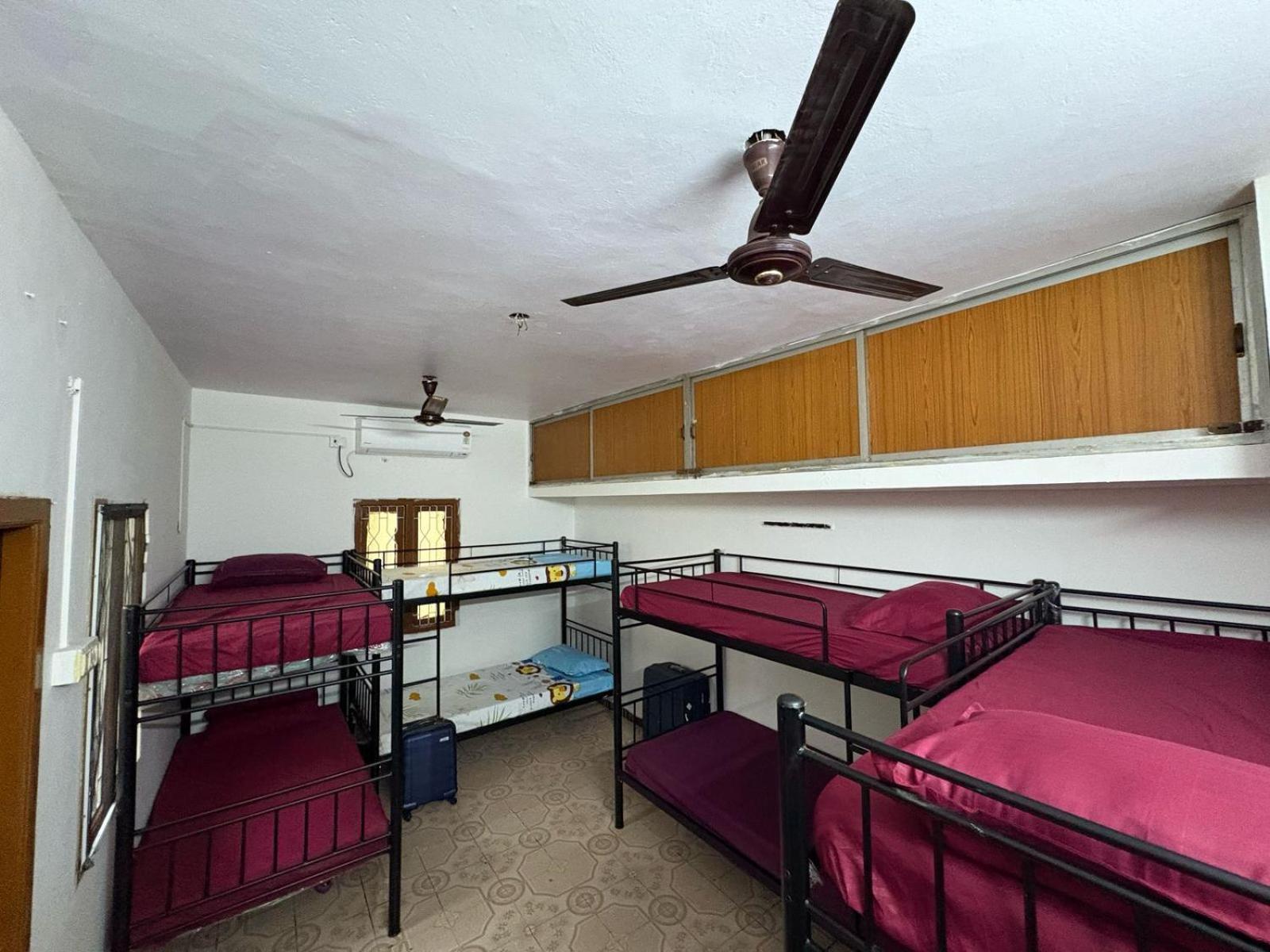 Hostel Madras Exterior photo