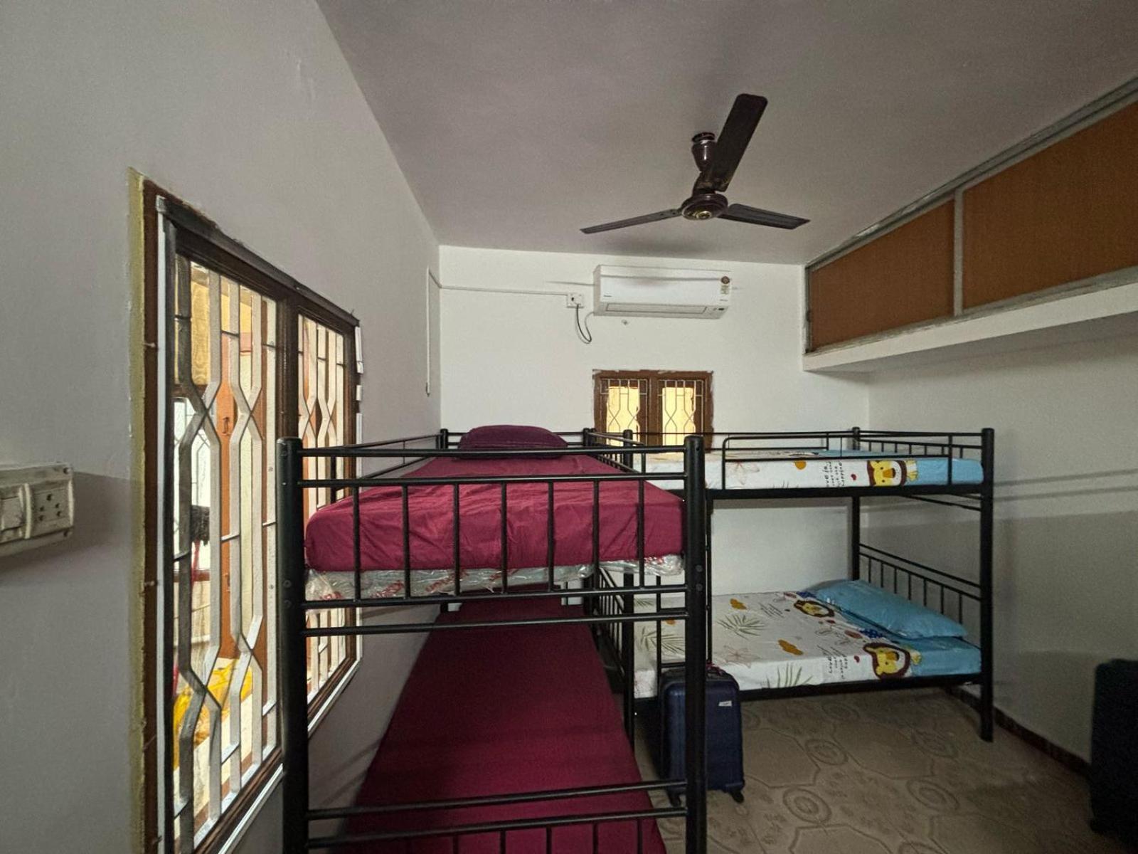 Hostel Madras Exterior photo